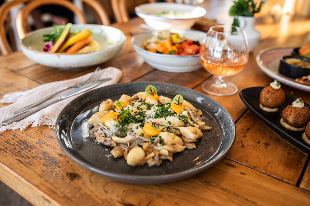 Double Barrel Kitchen & Bar - Benowa
